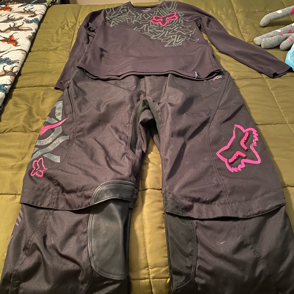 Fox Riding Switch Pants/Jersey set (size Large)